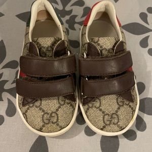 Gucci baby shoes size 20
